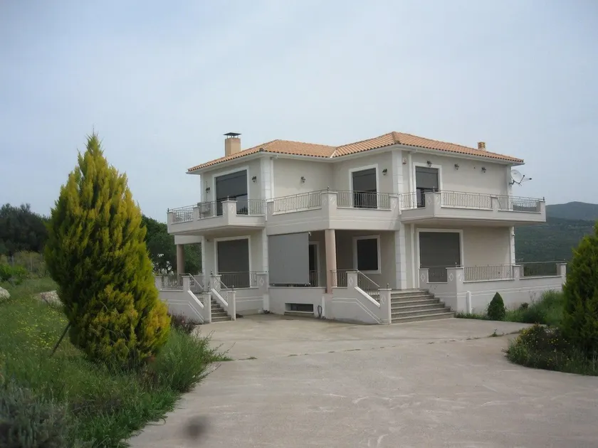 Kyparissia Greek Villa with stunning views - Image 1