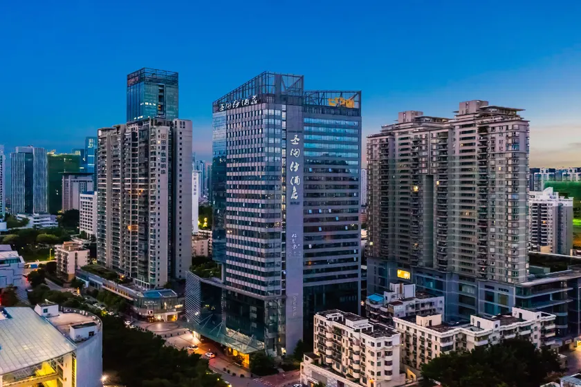 Sentosa Hotel Shenzhen Feicui Branch, Enjoy tropical swimming pools and high-class fitness club - Image 1