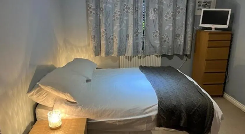 1 Bedroom Apartment Sleeps 2 - Tv - Image 1