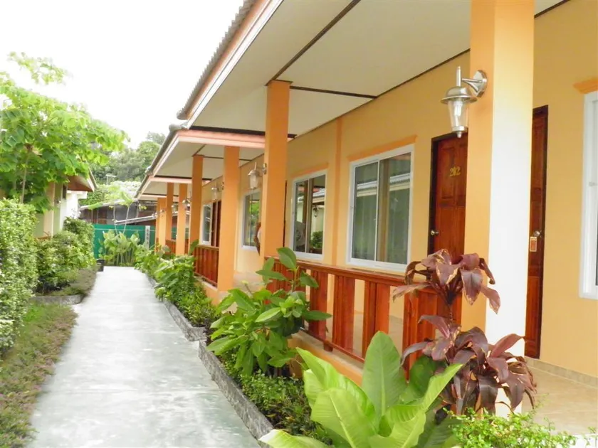 Ruen Narisra Resort - Image 1