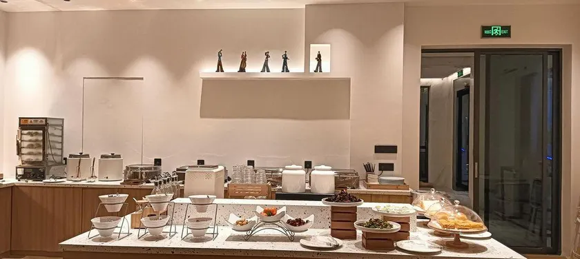 Baixing Hotel - Image 1