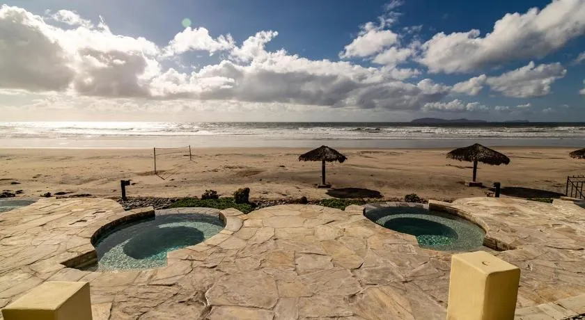 Apartment with Ocean View, Pools & Sauna - Las Olas - Image 1