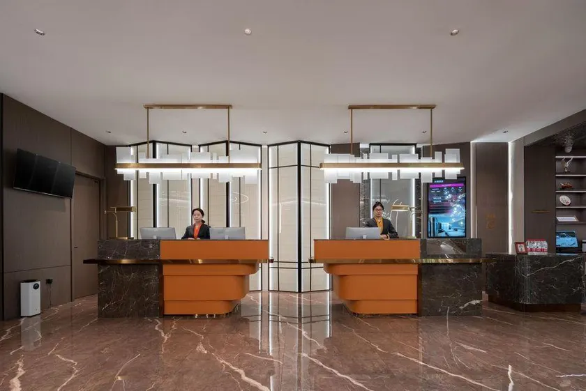 World Hotel (Kaifeng Lankao Chezhan Road Hualiancheng Shopping Plaza) - Image 1