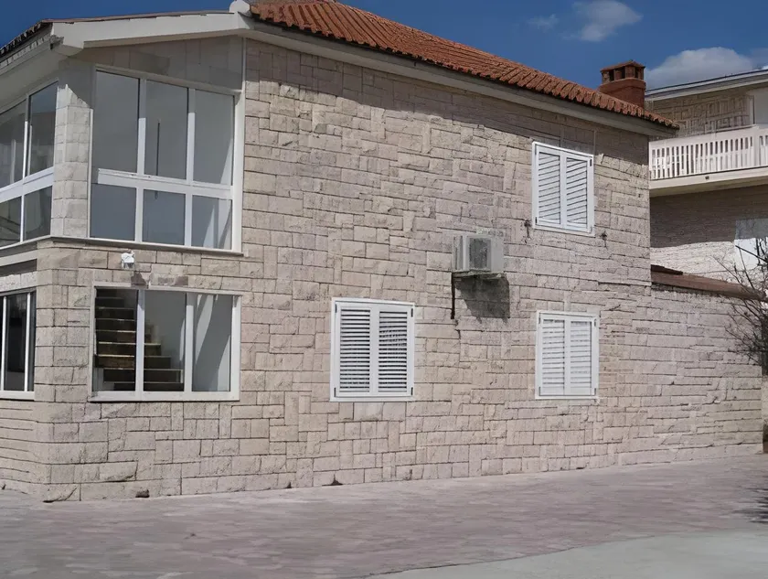 Villa Tomasovic with pool in Podstrana - Image 1