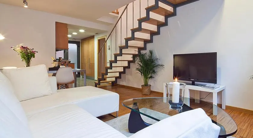 Merveilleux appartement entièrement équipé | Proche Parc Güell - Image 1