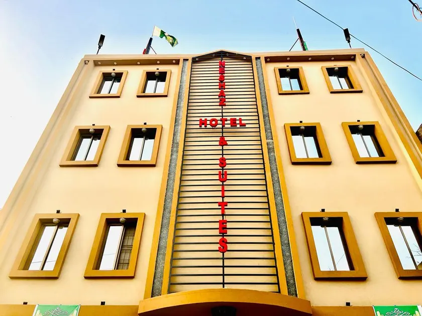 Neshaz Hotel & Suites - Image 1