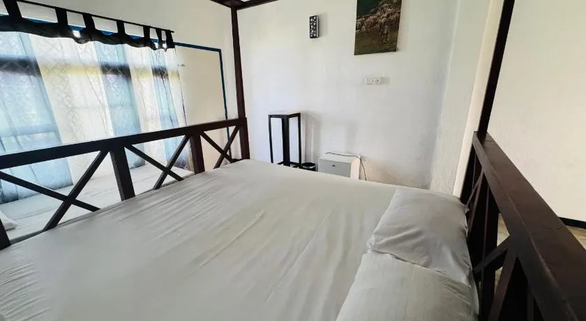 Hotel Lean at 83 - Image 1