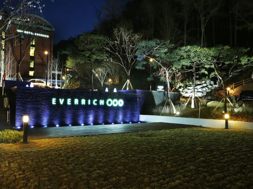 Everrich Hotel - Image 1