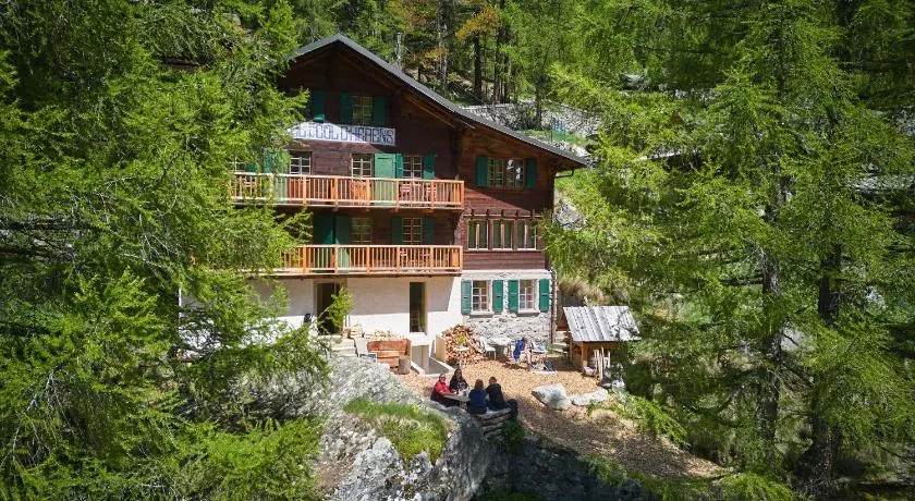 La cabanotel de Ferpècle - Image 1