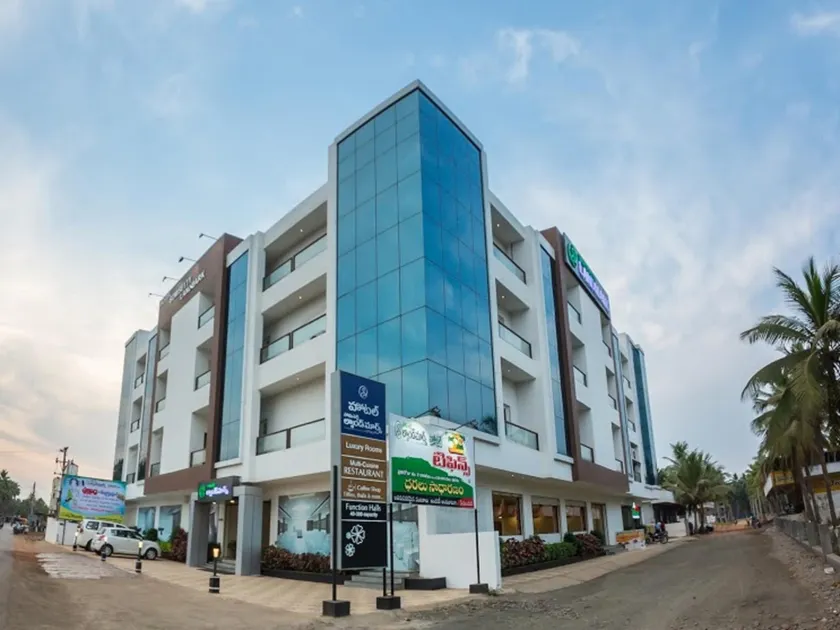 Hotel Somisetty Landmark - Image 1