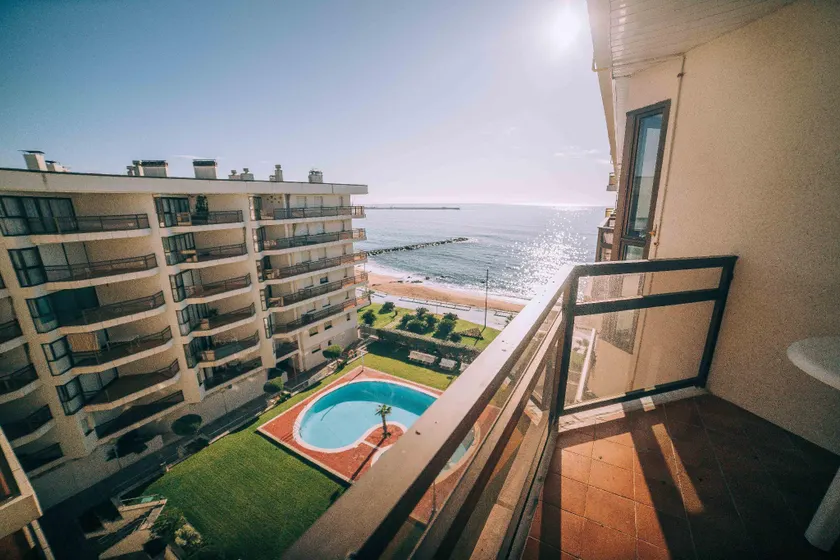 Gran atico delante del mar con piscina - Image 1