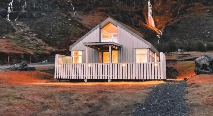 Old Cottages - Image 1