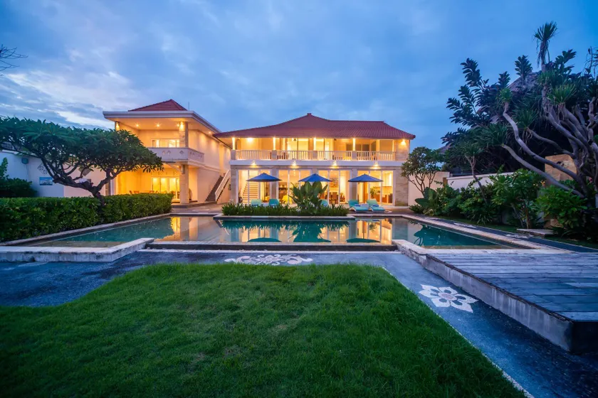 Suzuki Villa Ketewel Beachfront - Image 1