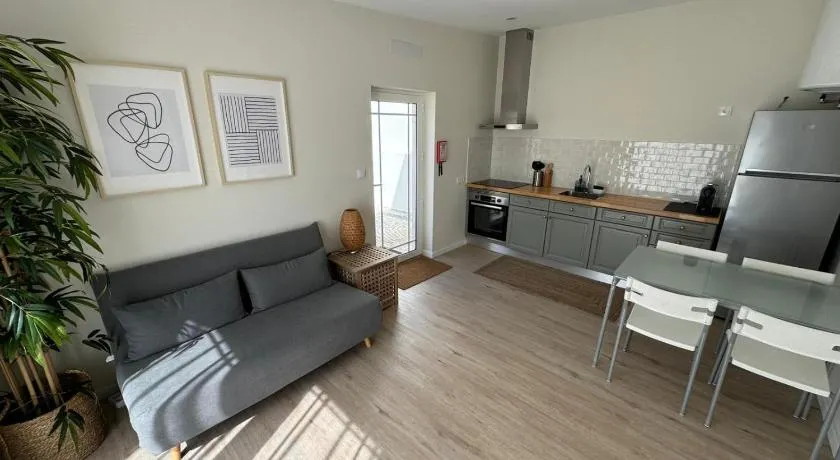 180 Guest Suite - Image 1