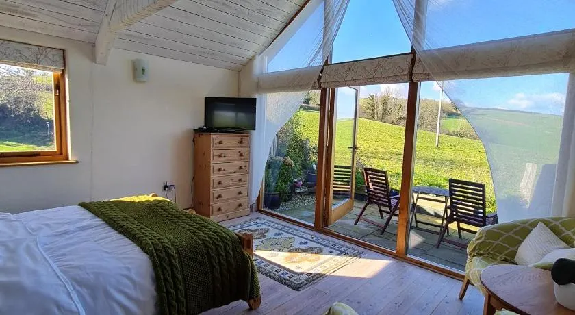 The Old Pottery, Unique Views & Spa-like Bathroom - Image 1