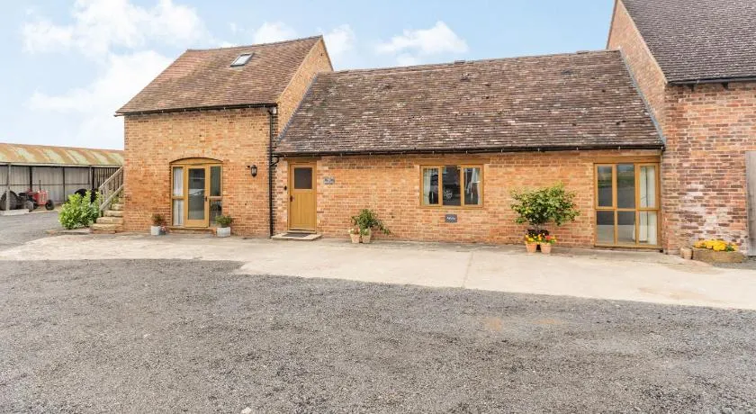 The Granary at Lane End Farm - Image 1