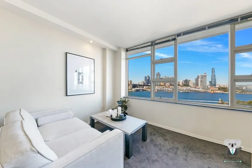 KOZYGURU | McMahons Point | Amazing Water View Studio + FREE Parking - Image 1