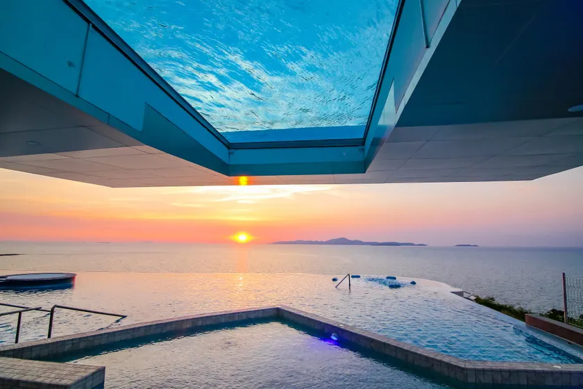 Royal Cliff Beach Hotel Pattaya - Image 1
