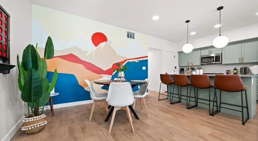 Boho Vibe Townhome King Bed Garage SLC - Image 1