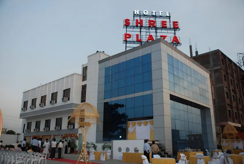 Hotel Shree Plaza - Image 1