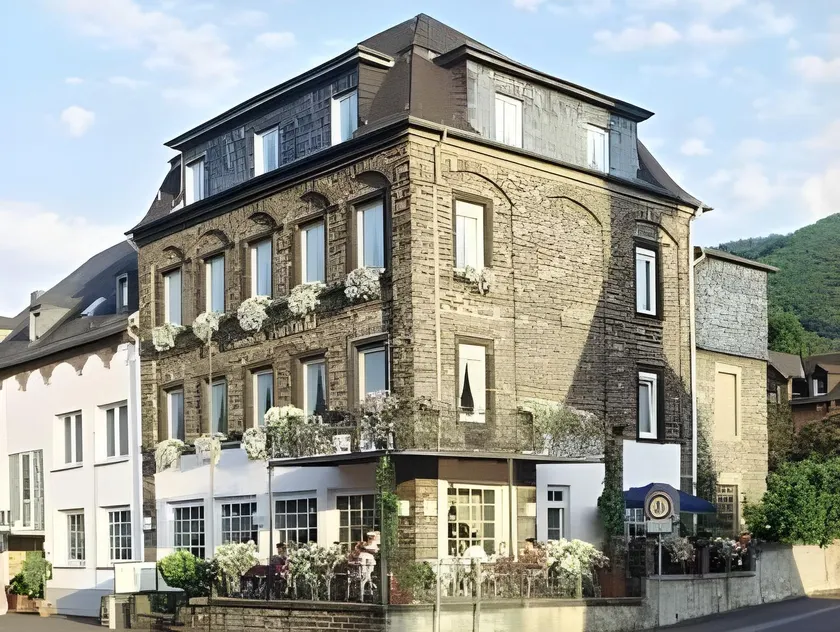 Hotel "Zur schönen Aussicht" - Image 1