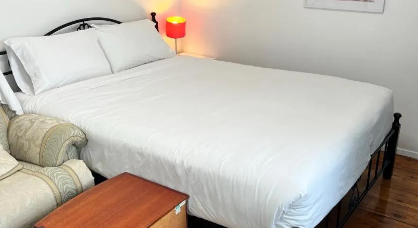 Fragrant Home-68A Brand New 2 rooms House with beautiful private garden and entrance,5G wifi - Image 1