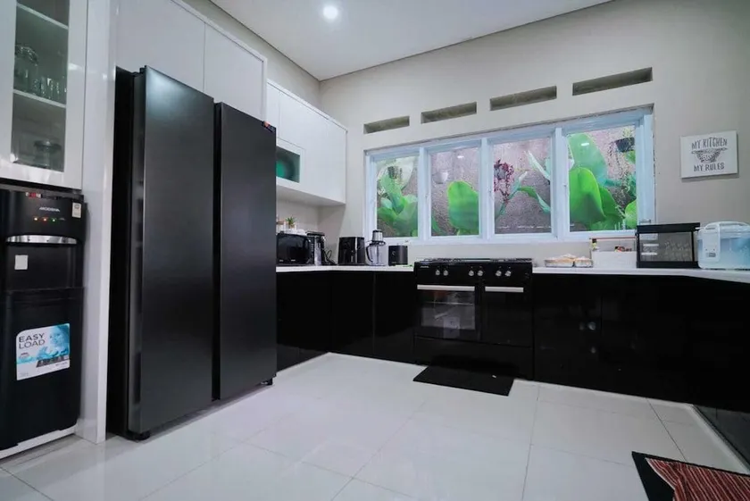 A&T House Sukabumi - Image 1