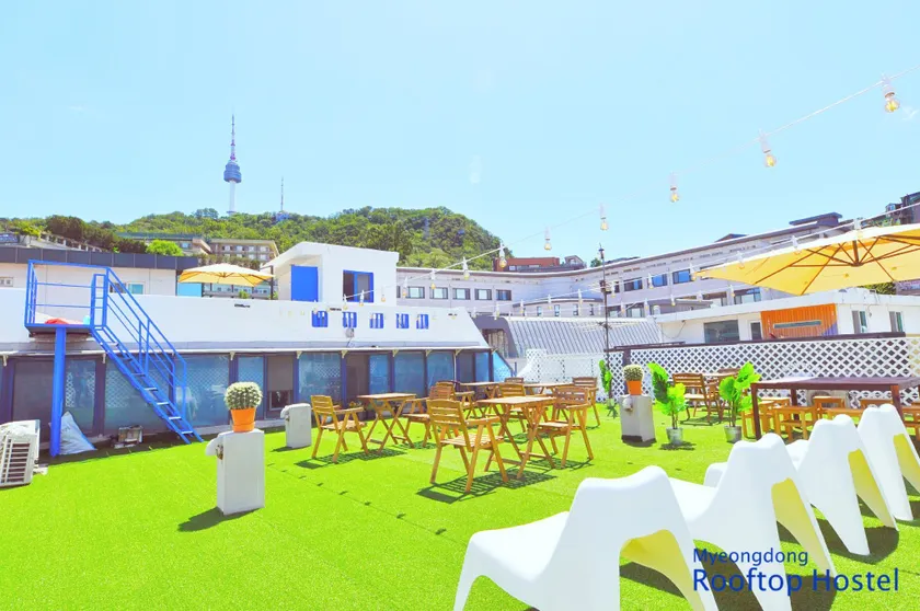 OYO Rooftop Hostel - Image 1