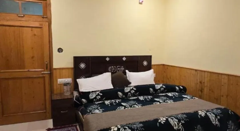 LakeDaze Cafe & Stay Shangarh - Image 1