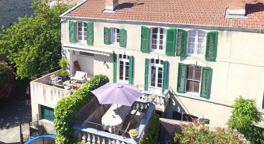 Maison de maître à BRAM # Jacuzzi - Image 1