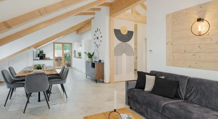 FENJOY Ferienapartments am Chiemsee mit Bergblick - Image 1
