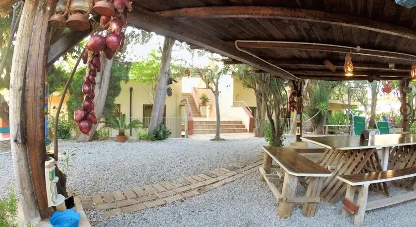 Welcoming house in Vibo Valentia with shared pool - Image 1