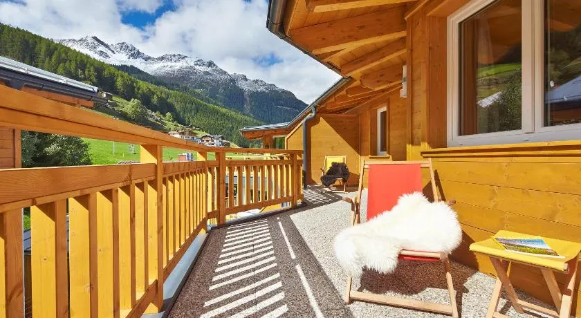Alpendiamond Ski in & Bike Out apartments Top 200, 400 & penthouse 600 - Image 1