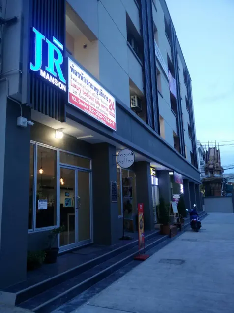 Jr Mansion On Nut Soi 25 - Image 1