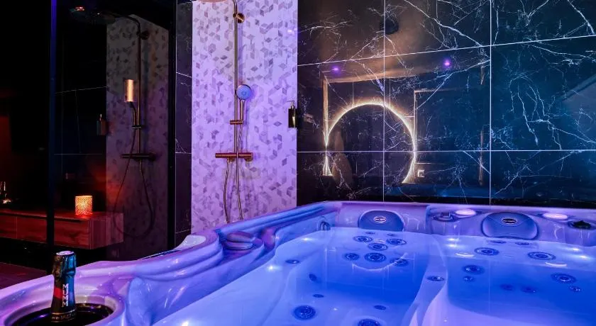 Villa avec jacuzzi privatif - Image 1