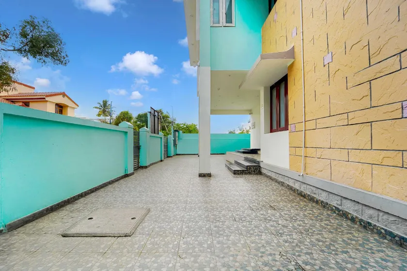Collection O Ganapathy Athipalayam Pirivu Road - Image 1