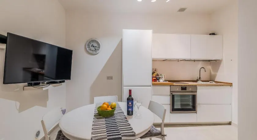 Apartamento Espacial Dúplex Valletta Nuevo en el mercado - Image 1