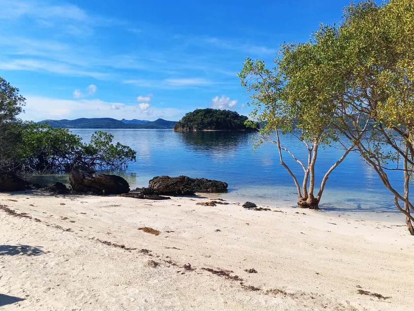 Sand Island Beach and Dive Resort - Image 1