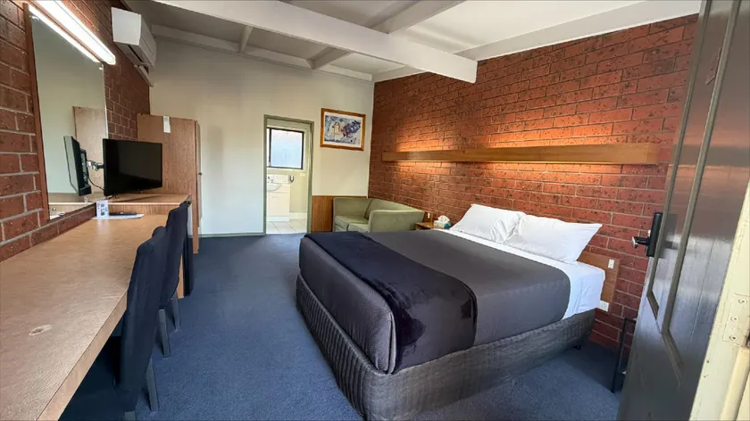 Abbotswood Motor Inn - Image 1