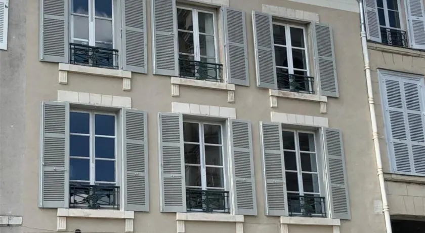 Au 16 Place Saint Louis - Image 1