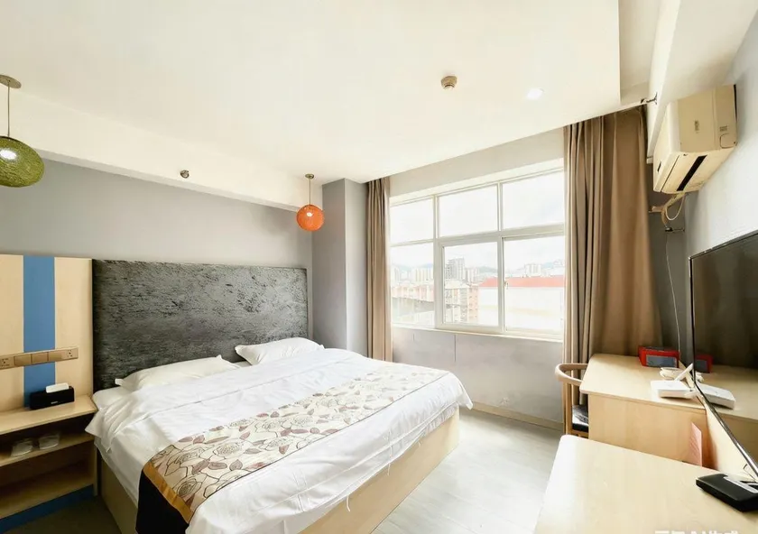 Yuxi Better Than Home Hotel - Image 1
