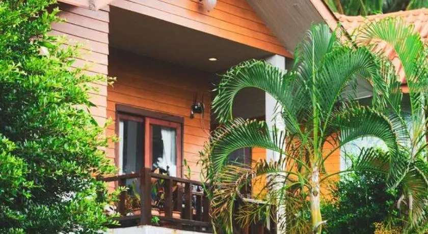 Entire Private House 2BR Heart of Thong Sala - Image 1