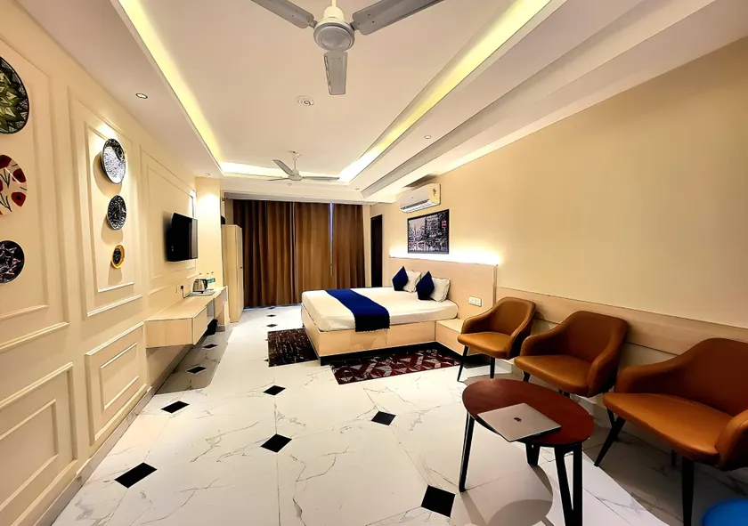 Hotel Ananta Vilas - Image 1