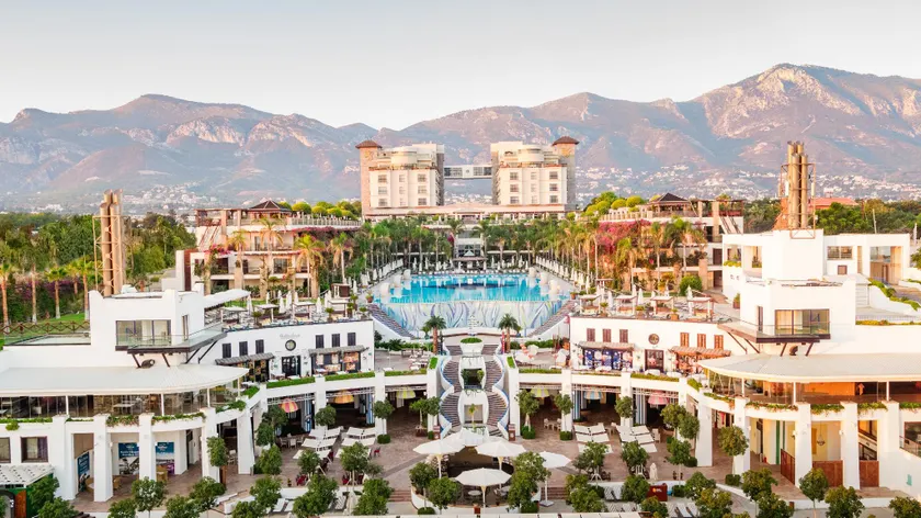 Cratos Premium Hotel Casino & SPA - Image 1