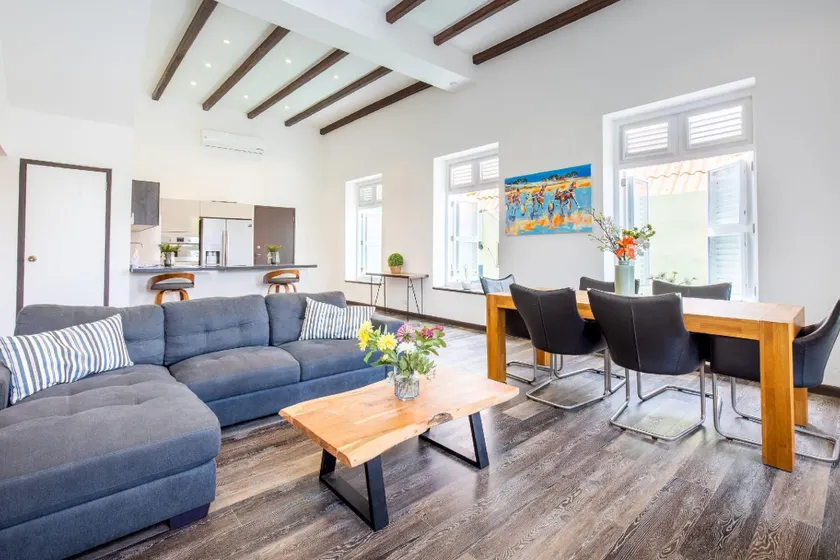 Premium 3BR City Centre Penthouse W Stunning City View - Image 1