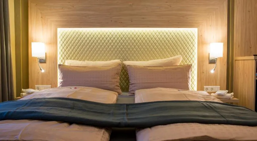 Landhotel Zur Post - Image 1