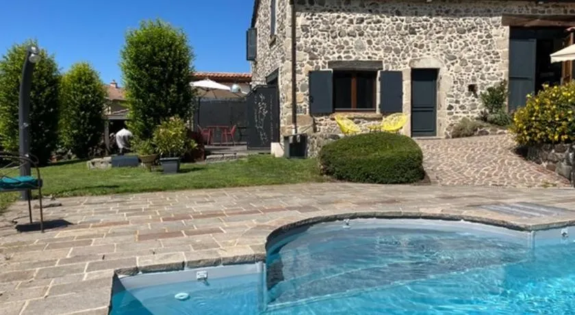 Domaine des Pierres D Auvergne - Image 1