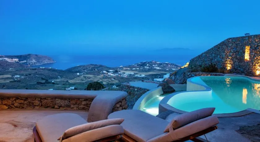 Amallini Suites Mykonos - Image 1