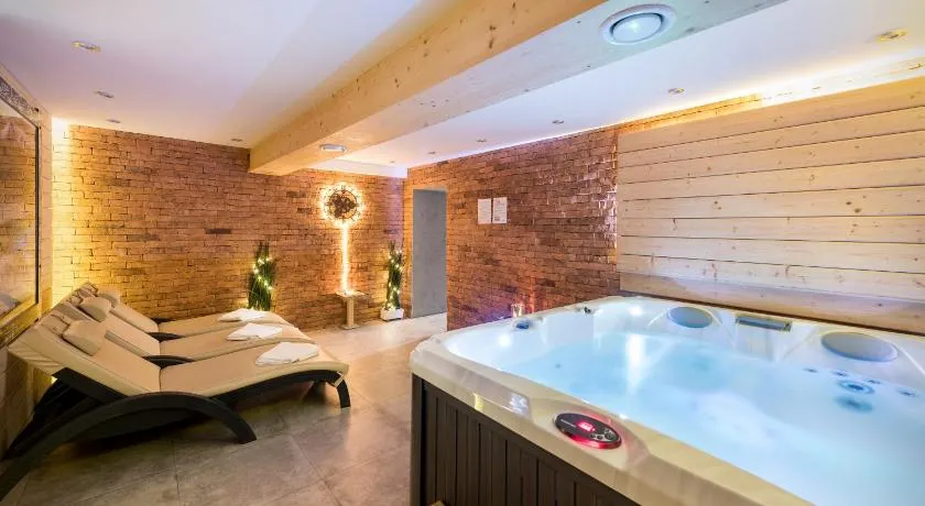 WILLA JAROSTA & SPA, reception, free parking, early check-in - Image 1