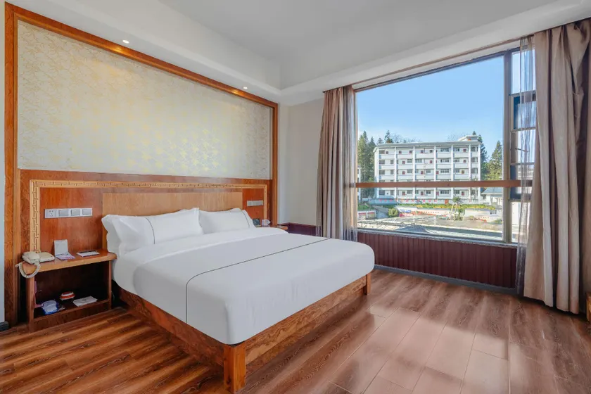 Yunti Hotel - Image 1